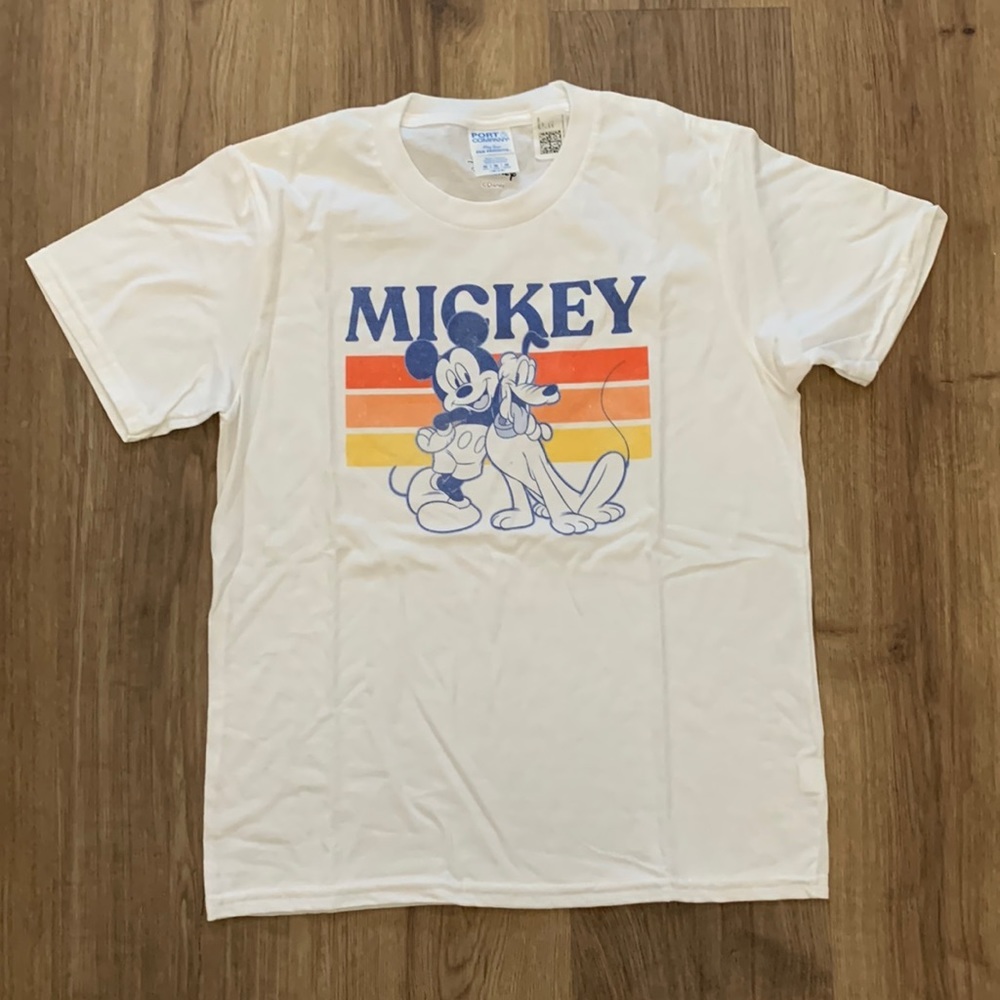 NWT Disney Mickey And Friends Mickey And Pluto Retro Line Premium T-Shirt Size M